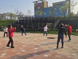 하루 6,000보, 건강을 걷다’  기사 이미지