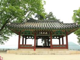 파주시, 경기도 문화유산 ‘화석정’ 현판 복원 복제 착수 기사 이미지