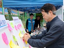 이동환 고양특례시장, 탄현1동·탄현2동 마을축제에서 주민과 소통  기사 이미지