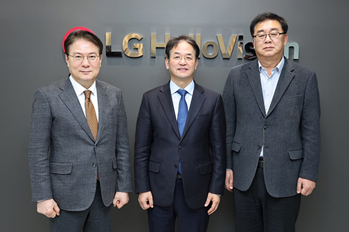 왼쪽부터 이동원 MBN매일방송 대표 이동환 고양특례시장 송구영 LG헬로비전 대표