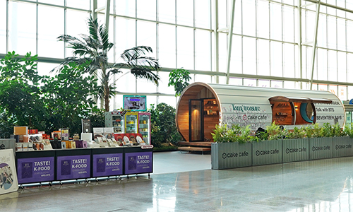 “K-팝 팬들 여기 모여라!” 킨텍스 로비에 상륙한 특별한 K-컬처 아지트!