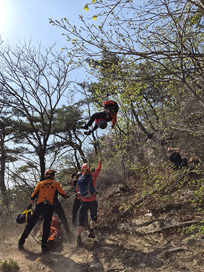 고양소방서, 북한산 어깨 탈골 등산객 헬기 긴급 이송
